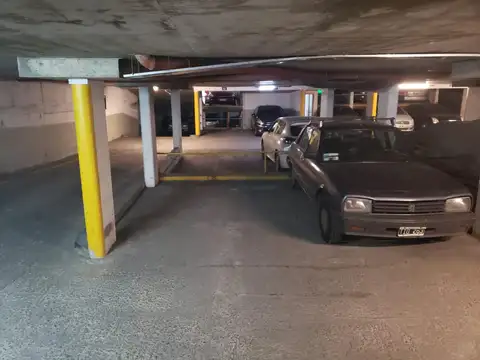 Venta, Cochera cubierta, Monserrat.