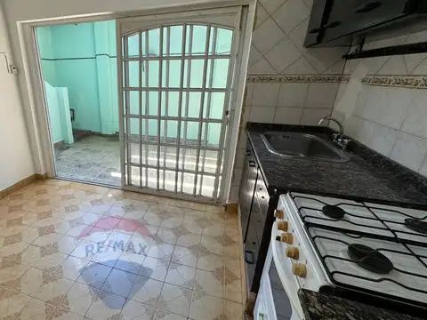 VENTA CASA EN 2 PLANTAS HAEDO CHICO- LOTE PROPIO