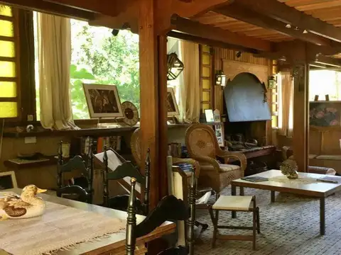 Casa en Venta con 2 cocheras