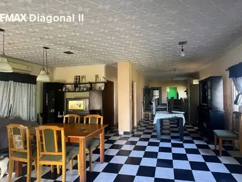 CASA Y LOCALES EN VENTA EN ROMERO