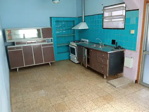 Casa 4 ambientes con 1 baño