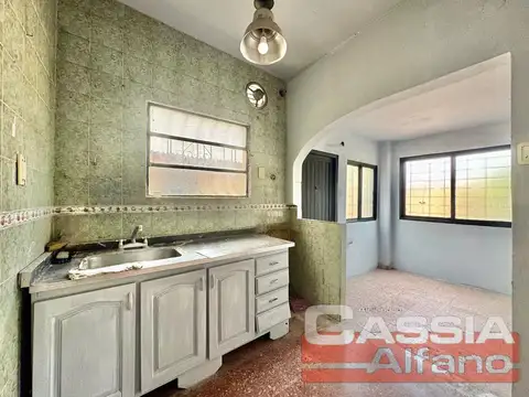 Casa 2 ambientes con 1 baño