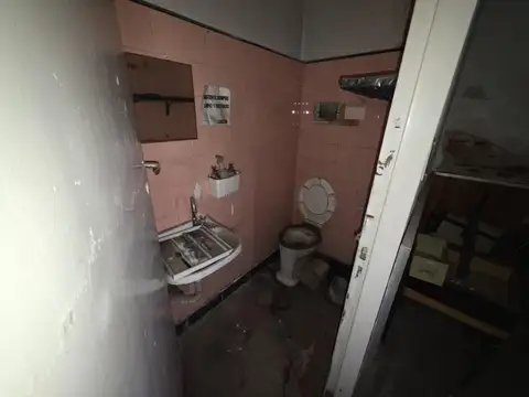 Local en Venta Via Púb.