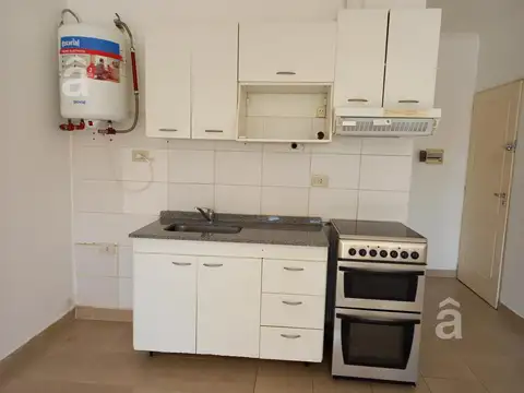 Monoambiente con Cochera en  Alquiler en Villa Ballester-  Excelente ubicación