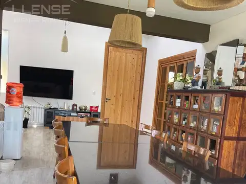 Casa 5 ambientes con 3 baños