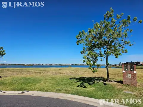 Terreno en Venta 49  mts Fondo