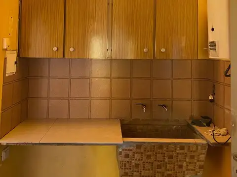 Casa 9 ambientes con 2 baños