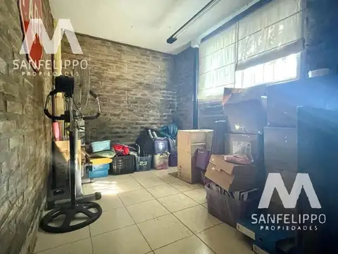 Casa 5 ambientes con 1 baño
