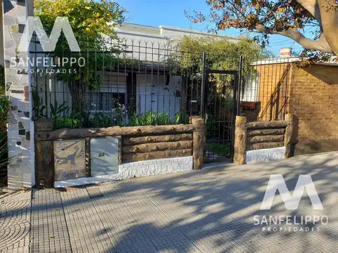 Comandante Lucena  al 6700