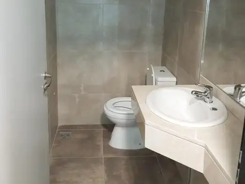 Oficina en Alquiler en Haedo Norte, USD 2.400