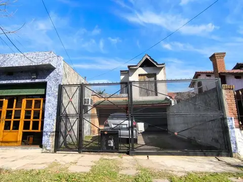 VENTA CASA CON DEPTO LOCAL JARDIN COCHERA PODESTA