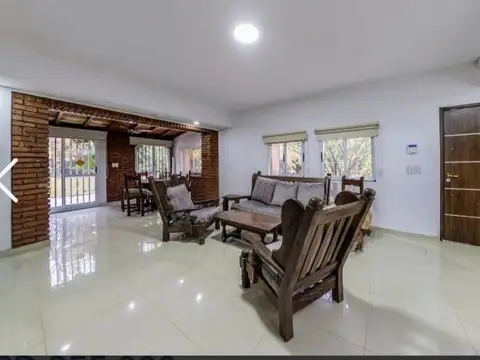 Casa en venta de 3 dormitorios en Funes