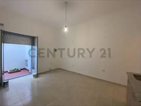 42 entre 3 y 4 400, Piso 0