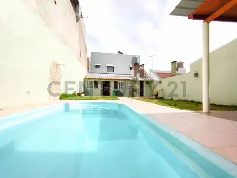 VENTA CASA 4 AMBIENTES - GRAL. SAN MARTÍN - PERMUTA