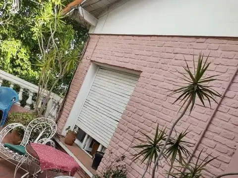 Casa 6 ambientes con 4 baños