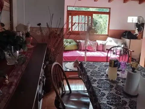 Casa  en venta - 5 dormitorios 4 baños - 150mts2 - Castelar Norte