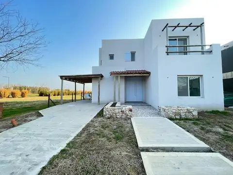 CASA A LA VENTA EN ARAUCARIAS, Puertos, Escobar