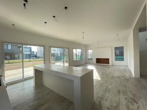 Casa en Venta al Este