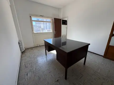 Oficina en Alquiler en Centro, $ 980.000