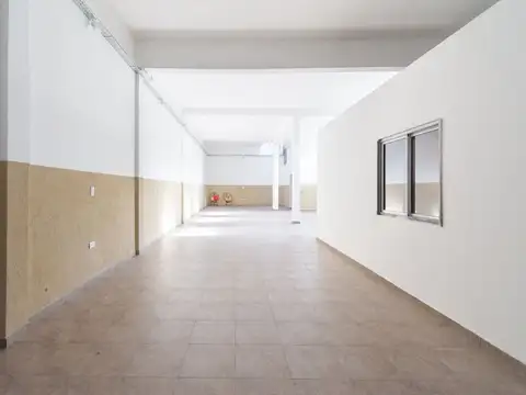 Alquiler local Haedo Apto todo destino.