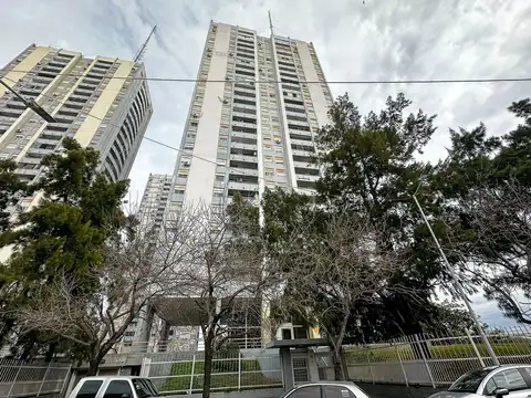 DEPARTAMENTO EN VENTA 3 AMB. CON COCHERA, PATRICIOS AL 200