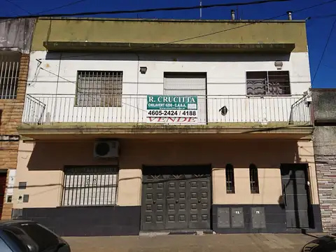 Depto. 3 amb. c/patio. - VENTA