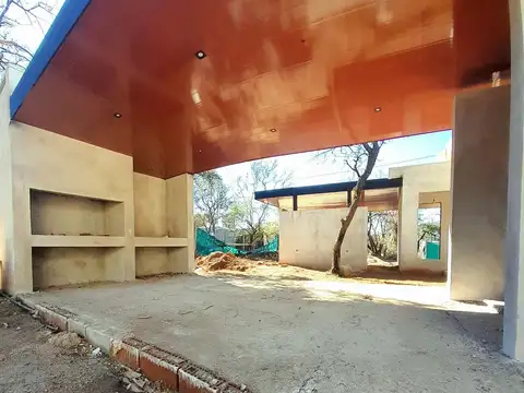 CASA EN VENTA  Bº VILLA CATALINA  3 dormitorios