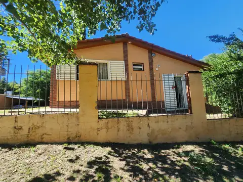 Casa 2 ambientes con 2 baños