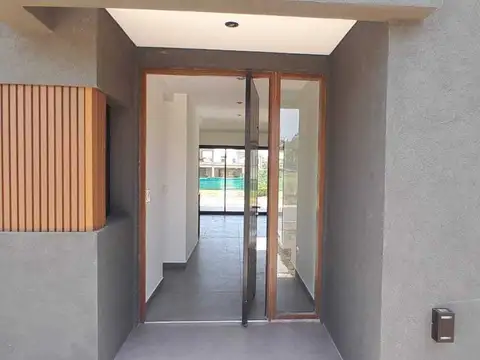 Av Parque Pilar del Este 1000