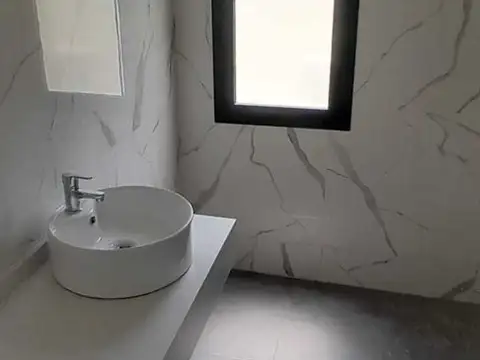 Casa 4 ambientes con 3 baños