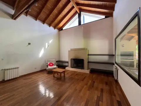 Casa 5 ambientes con 4 baños