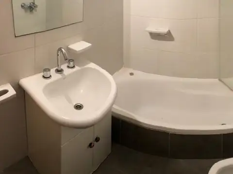 Zeballos 3300, Piso 1