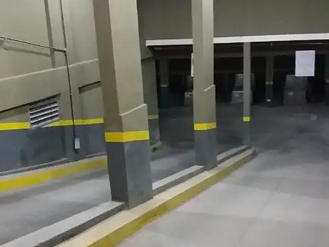 Ultimas Cocheras en Córdoba y Medrano. Excelente ubicación.