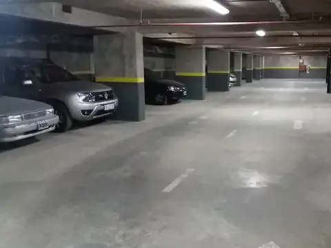 Ultimas Cocheras en Córdoba y Medrano. Excelente ubicación.