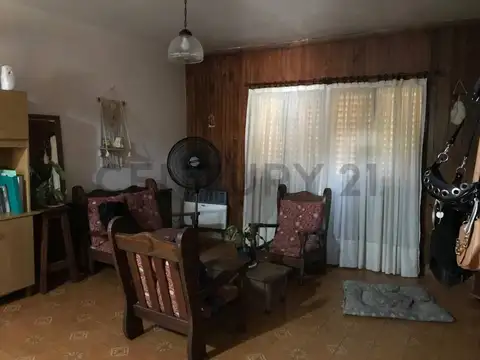 Casa en venta de 4 habitaciones en Villa Elisa