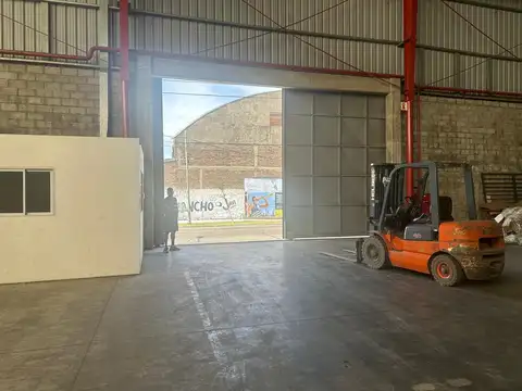 Galpon en Alquiler en Sarandi, USD 9.800