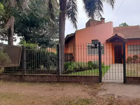 Casa en venta con amplio parque, Apta Crédito