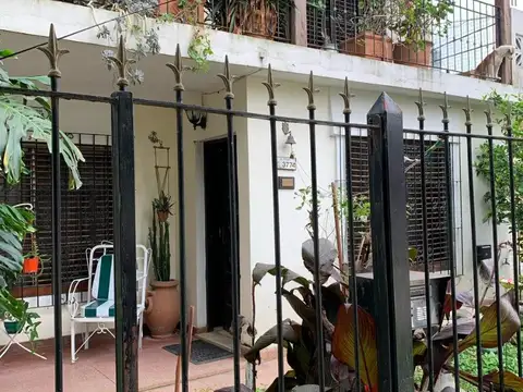 Venta. Chalet 5 amb con garage. Los Polvorines. E. Frias 3774