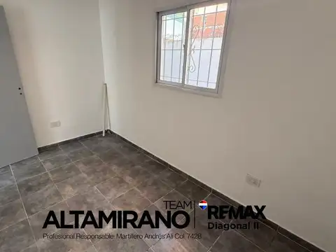 Casa en Alquiler con 1 cochera