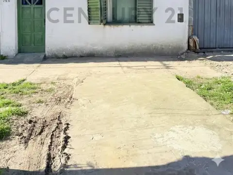 132 entre 37 y 38 200, Piso 0