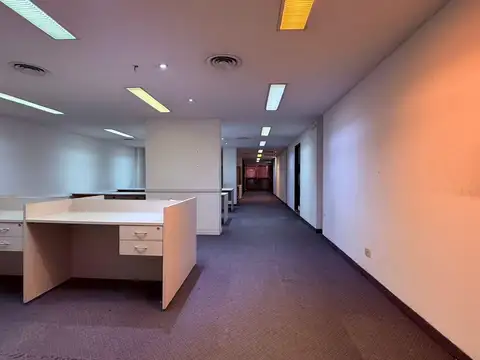 Oficina en Venta con 4 cocheras