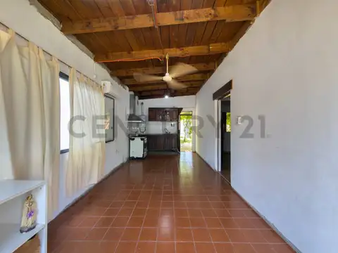 CASA EN VENTA 2 DORMITORIOS EN CITY BELL A RECICLAR