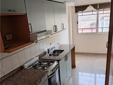Departamento en Alquiler en Lomas De Zamora, $ 950.000