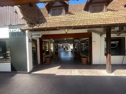 Local en Alquiler en Grand Bourg, $ 600.000