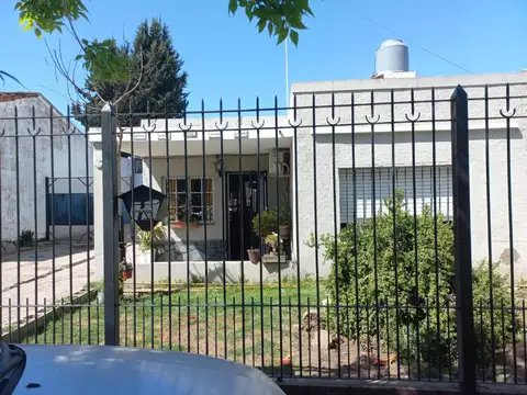 Casa en Venta con 4 cocheras