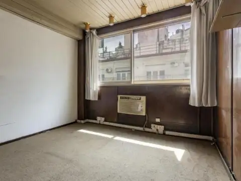 VENTA OFICINA SAN NICOLAS A RECICLAR PISO ALTO