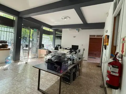 OPENHOUSE vende fabulosa casa con local y galpón en Godoy Cruz