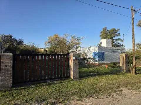 Casa 3 ambientes con 1 baño