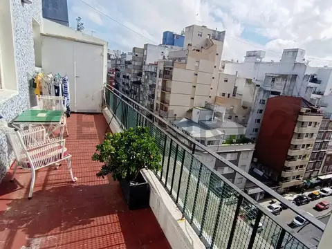 VENTA DE DEPARTAMENTO 3 AMBIENTES RECICLADO EN CENTRO