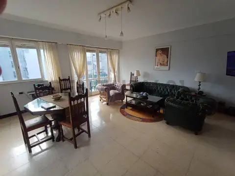 VENTA DE DEPARTAMENTO 3 AMBIENTES RECICLADO EN CENTRO